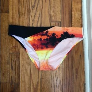 Victoria’s Secret swim bottoms bikini size large